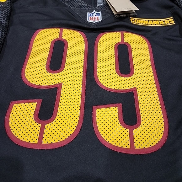 Large Nike Chase Young Commanders Vapor Untouchable Limited Black Jersey L - Picture 10 of 11